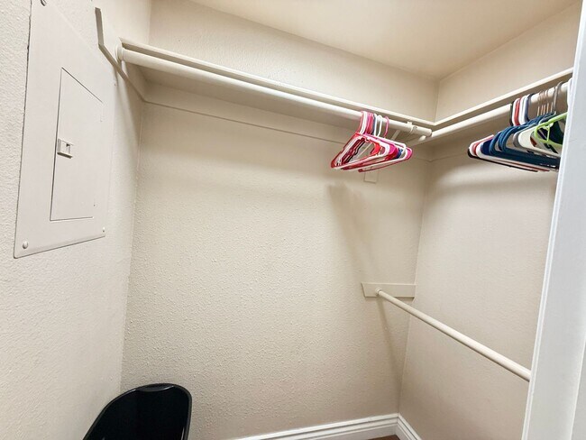 Building Photo - Live the Las Vegas Lifestyle in a Gated, Amenity-Rich Community ALL UTILITIES INCLUDED