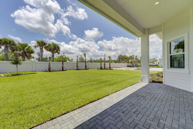 Building Photo - 9346 Crestview Cir