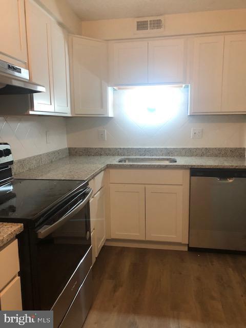 Building Photo - 3500 Kingsley Ct
