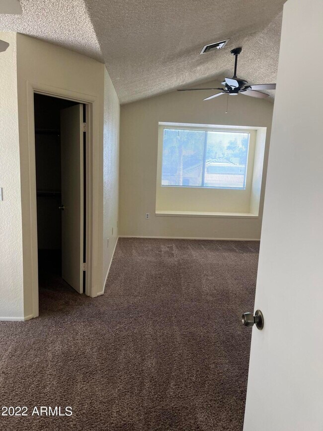 Building Photo - 1524 N Apache Dr