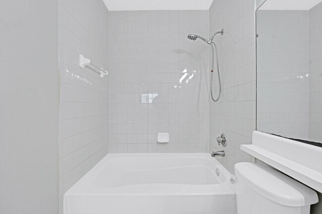 Building Photo - Modern Living in Miramar – 2 Bed/2 Bath Co...