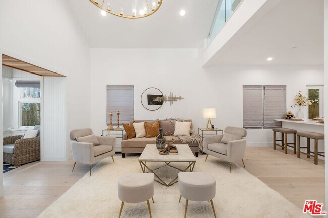 Building Photo - 157 Hart Ave