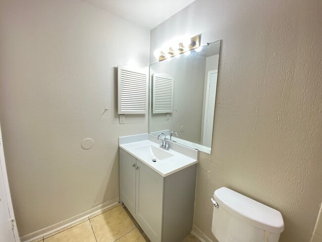 Building Photo - 6100 Westgate Dr
