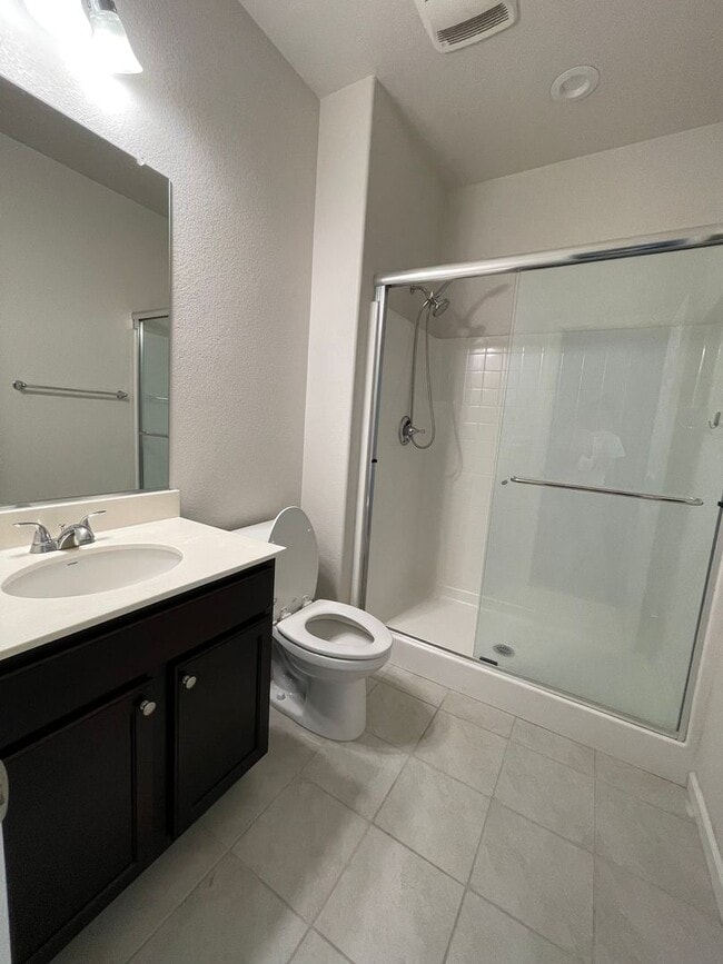 Building Photo - 427 Avignon Way