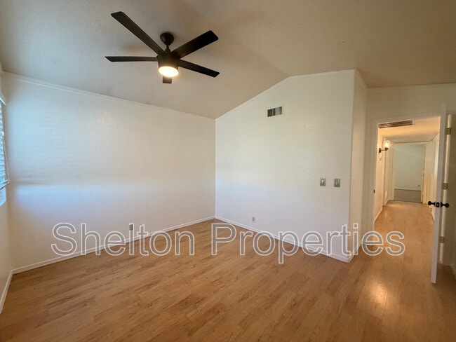 Building Photo - 18833 N 43rd Pl