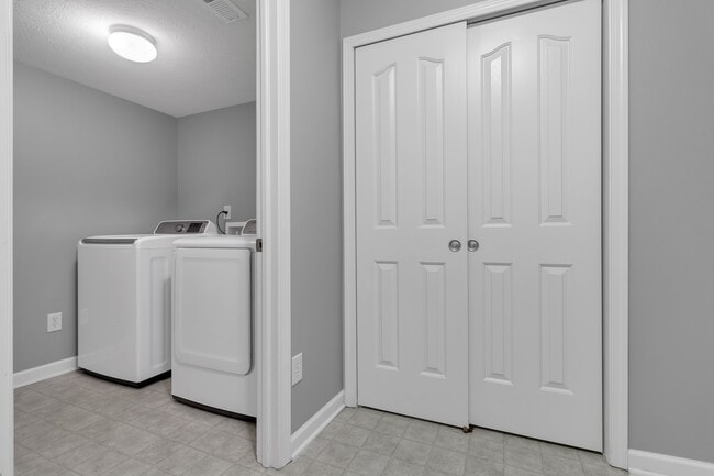 Building Photo - 14054 Wimbleton Wy