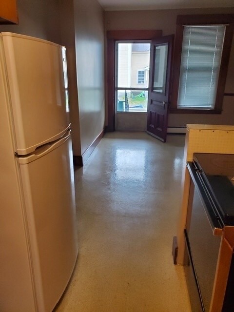 Building Photo - 32 Loomis St