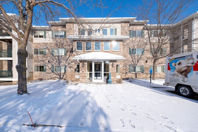 Primary Photo - 16520 Tranquility Ct