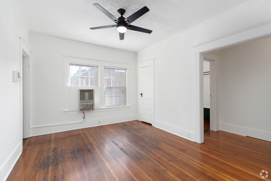 Primary Photo - Midtown West Apartments
