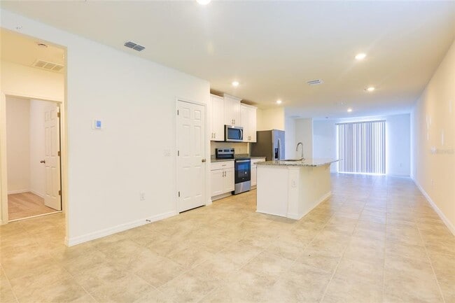 Building Photo - 6004 Bimini Ave