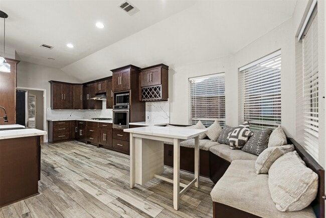 Building Photo - 30 Crestview Trail