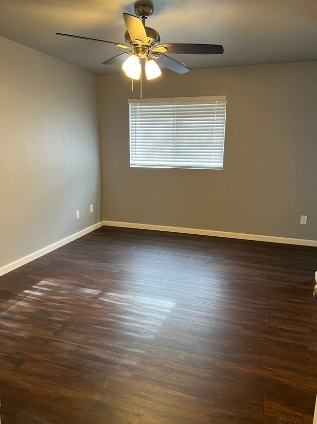 Building Photo - 3 bedroom home in Shasta Lake City