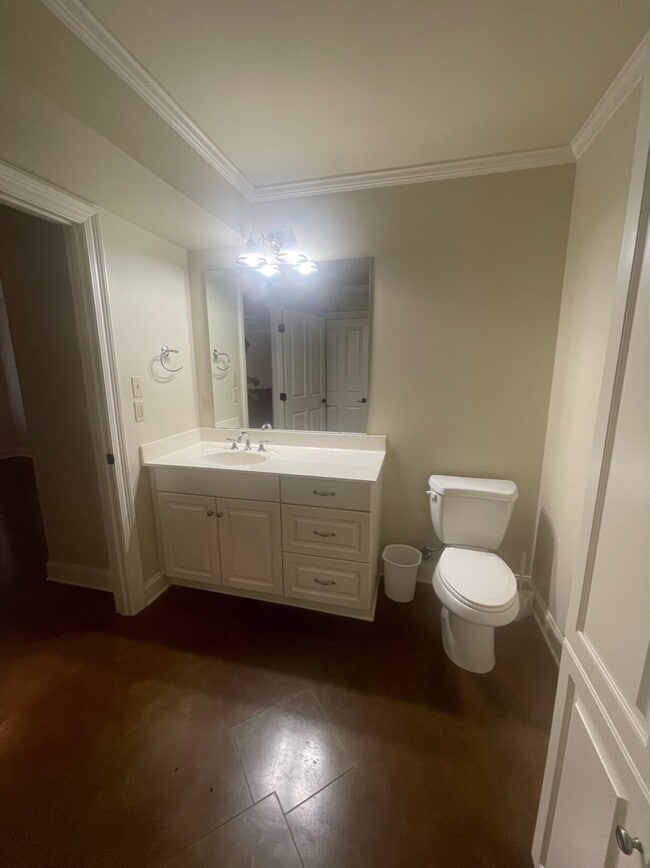 Building Photo - 1200 E Main St