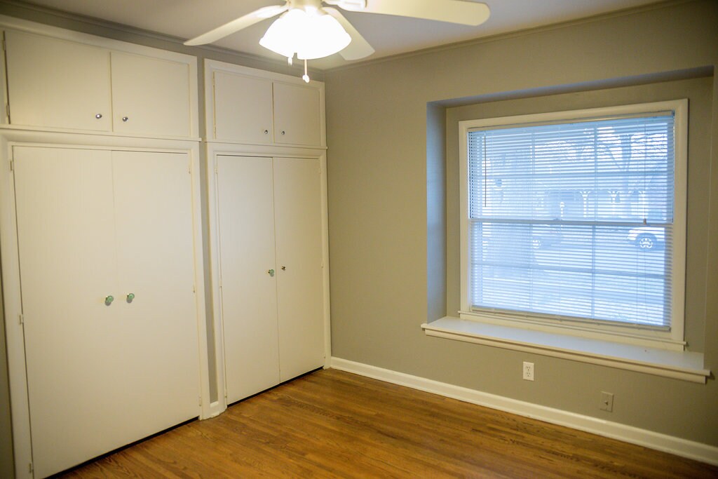 Building Photo - 4350 E 60th St