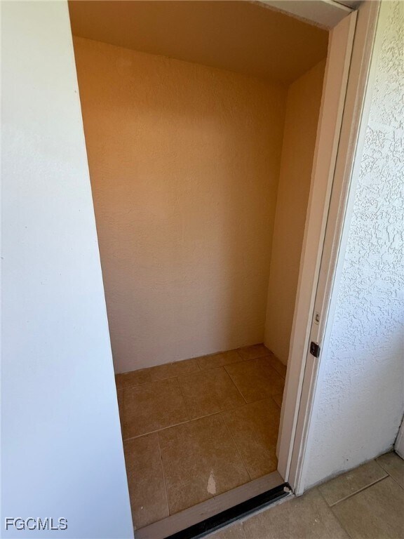 Building Photo - 922 Cape Coral Pkwy W