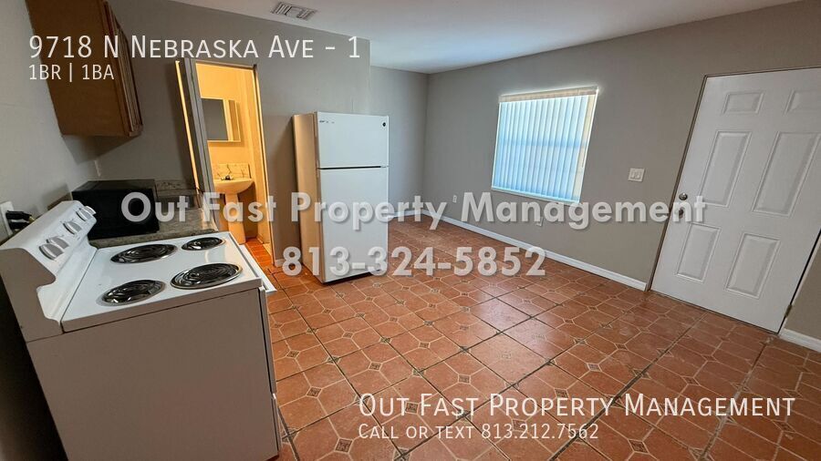 Building Photo - 9718 N Nebraska Ave