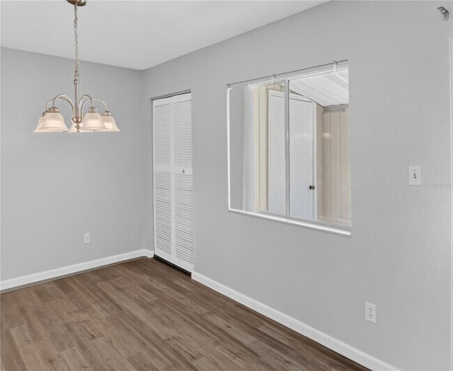 Building Photo - 600 Fairways Cir