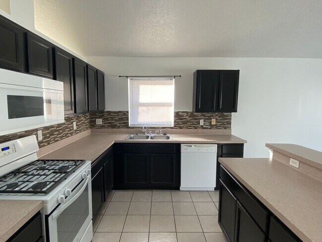 Building Photo - Home for rent