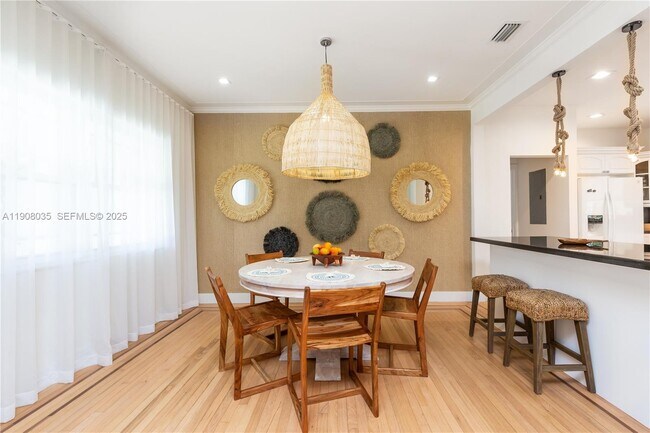 Building Photo - 501 SW 19th Rd