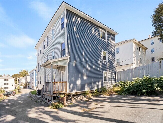 Building Photo - 12 Alpine St