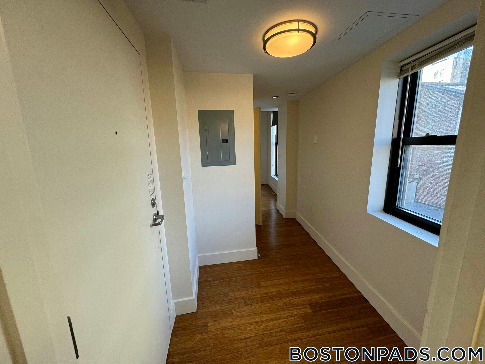 Building Photo - 8 Winter Pl