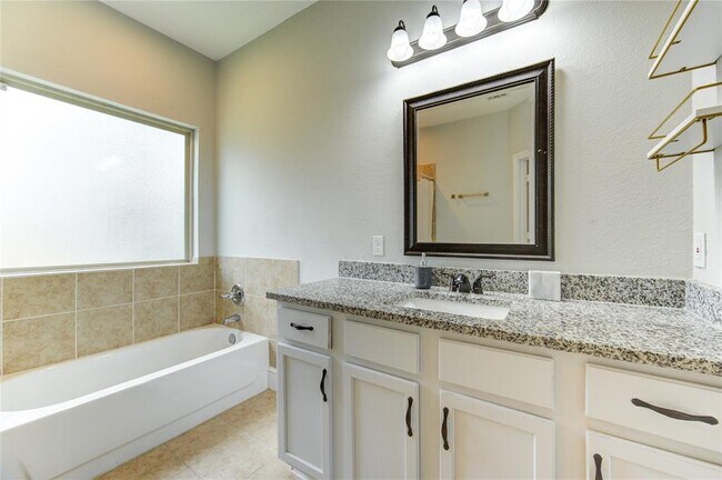 Building Photo - 3805 Shelby Cir