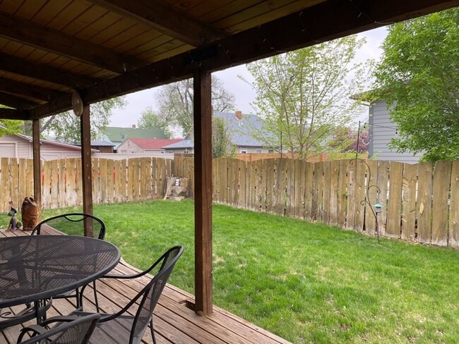 Building Photo - Updated Old Town 3 Bed 2 Bath Home w/ fenced yard and 1 car garage