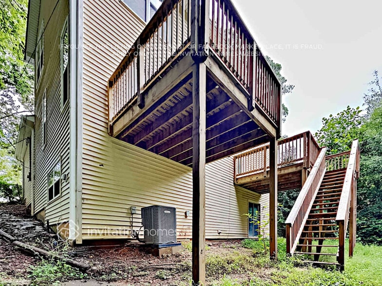 Building Photo - 2861 Lithia Pl