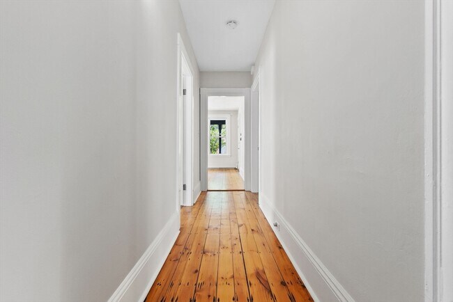 Building Photo - 17 Lothrop St