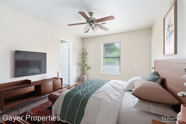 Building Photo - 3 br, 2.5 bath House - 2028 ball ave