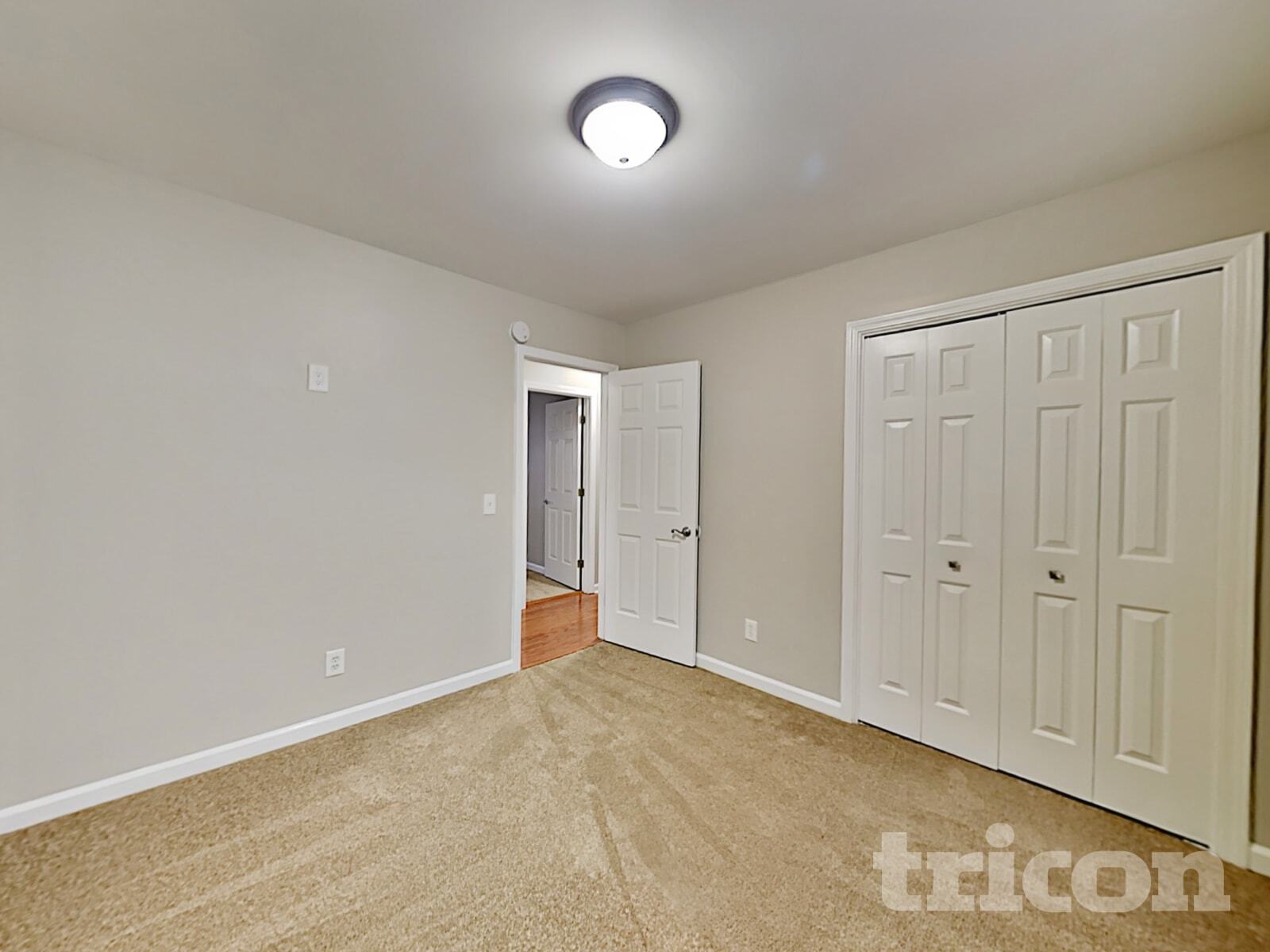 Building Photo - 229 Montclaire Cir