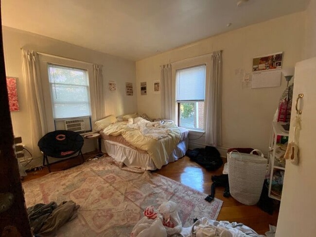 Building Photo - $6,000 | 8 Bedroom, 4 Bathroom Multi Floor...