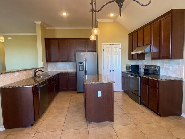 Building Photo - 4 BEDROOM, BELTON ISD