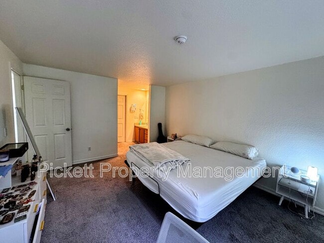 Building Photo - 1700 W Sunn Fjord Ln