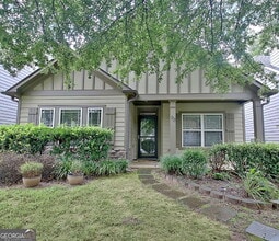Building Photo - 113 Macalester Dr