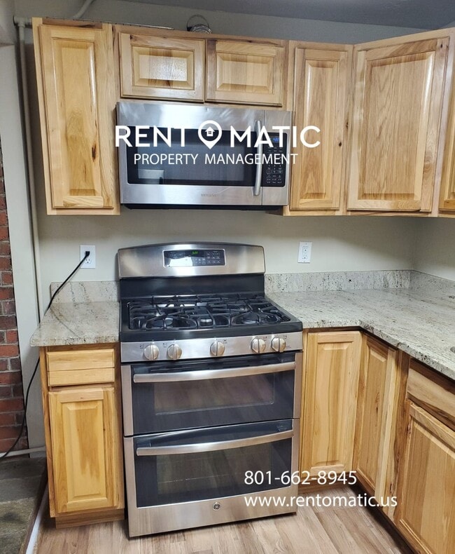 Building Photo - 1207 E Gaylene Cir