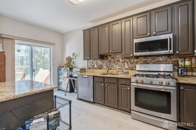 Building Photo - 802 Yarrow Cir