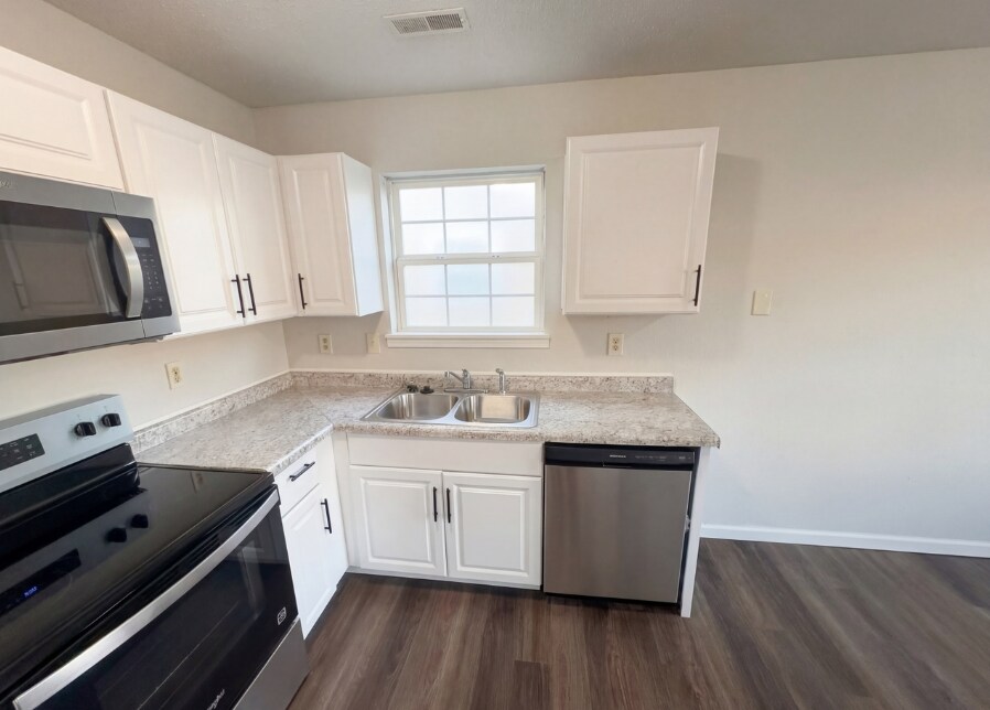 Building Photo - 6654 Hazelhatch Dr