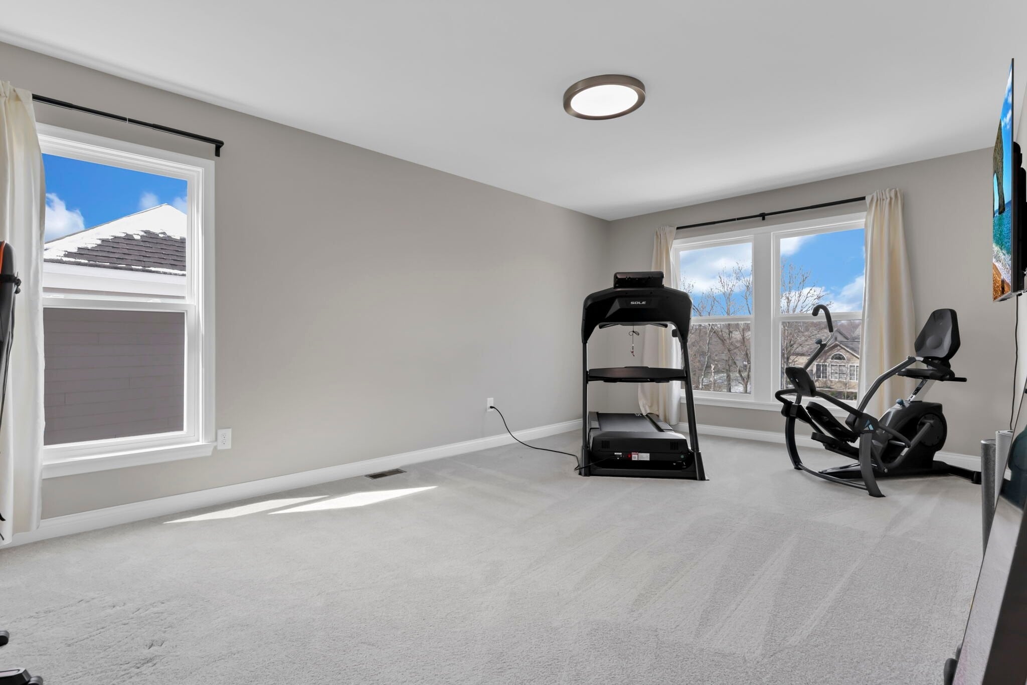 Building Photo - 300 Harness Way