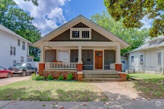 Building Photo - Remodeled Historic 3 Bedroom in The Heights!