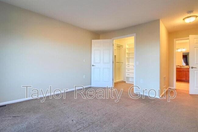 Building Photo - 14300 Waterside Ln