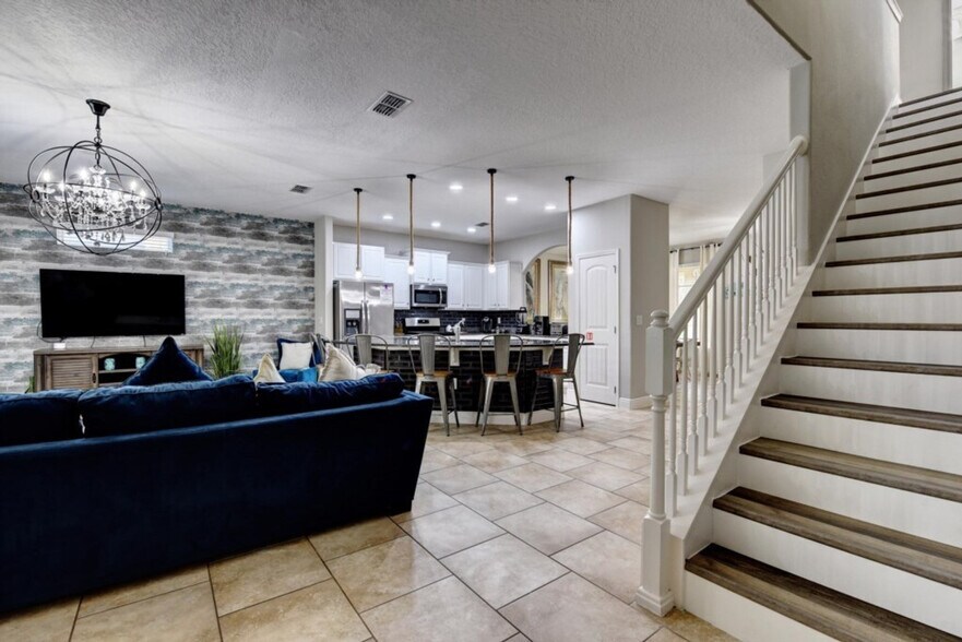 Building Photo - 5254 Wildwood Wy