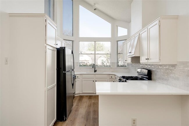 Building Photo - 2007 Castle View Dr