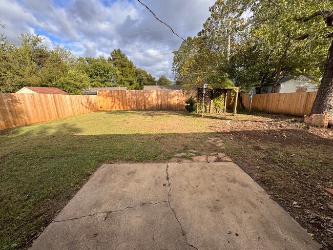 Building Photo - 309 Liza Ln