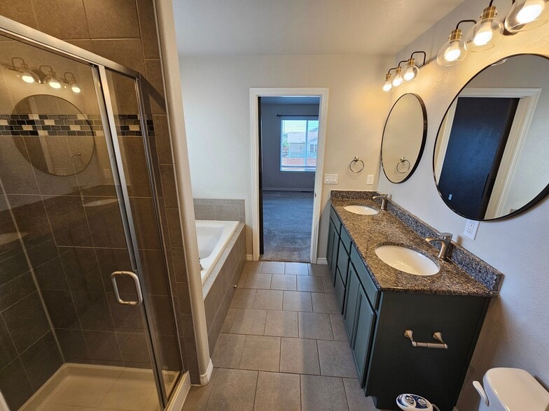 Building Photo - 13256 Park Meadows Dr