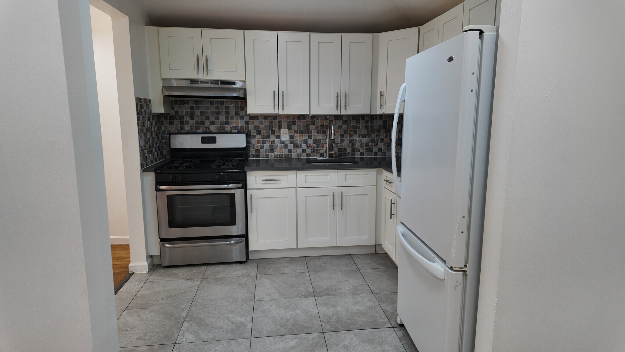 Building Photo - 13930 Laurelton Pky
