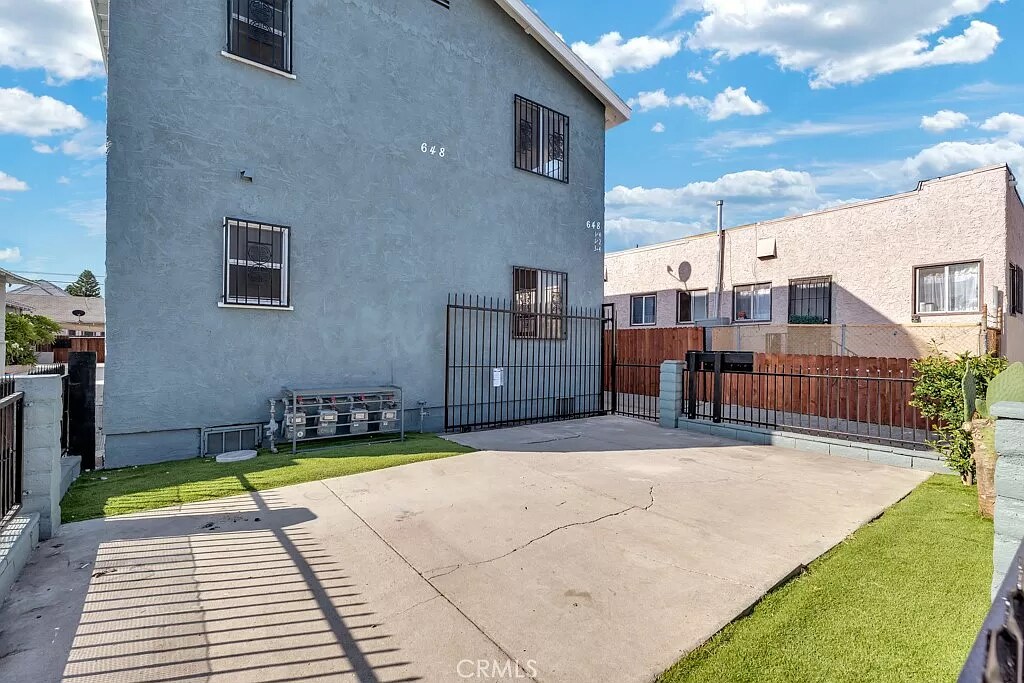 Building Photo - 648 W 41st Dr