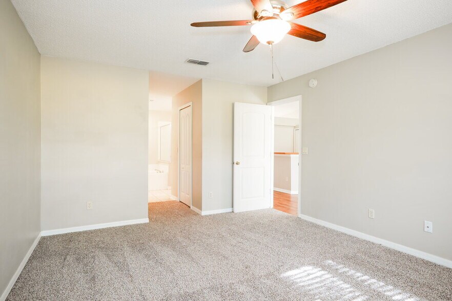 Building Photo - 313 Johns Glen Dr