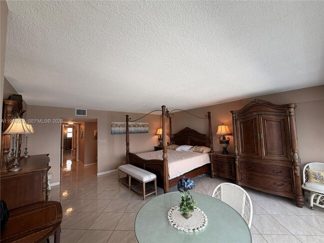 Building Photo - 4100 Galt Ocean Dr