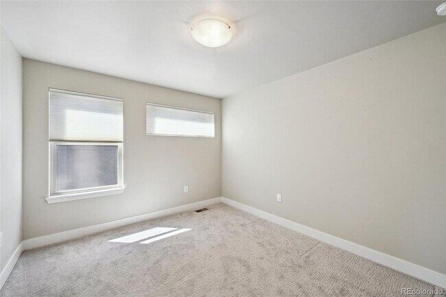 Building Photo - Rare University/Observatory Park 4 Plus Bed, 4.5 Bath Home